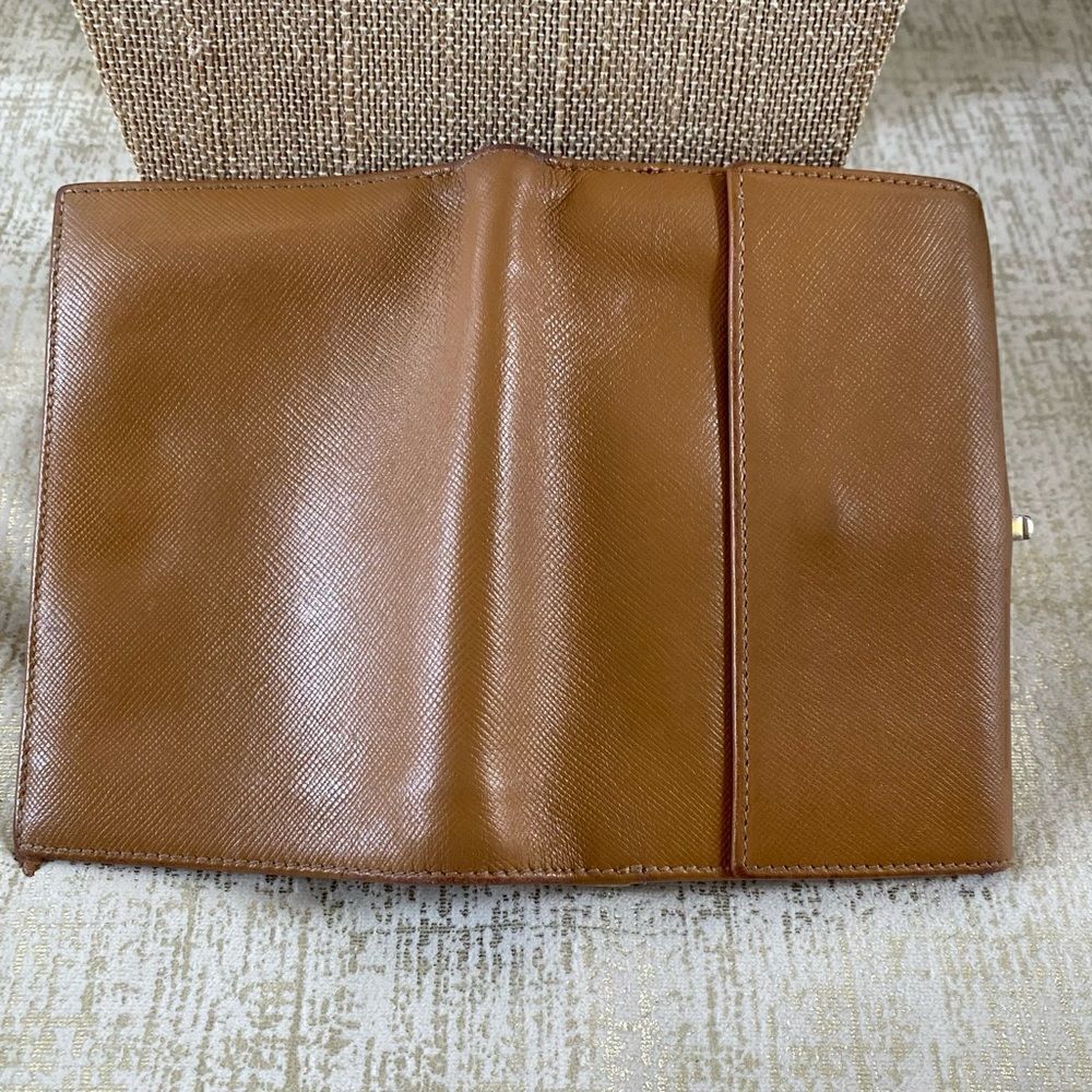 Salvatore Ferragamo Camel Color Compact Leather Wallet - Picture 3 of 11